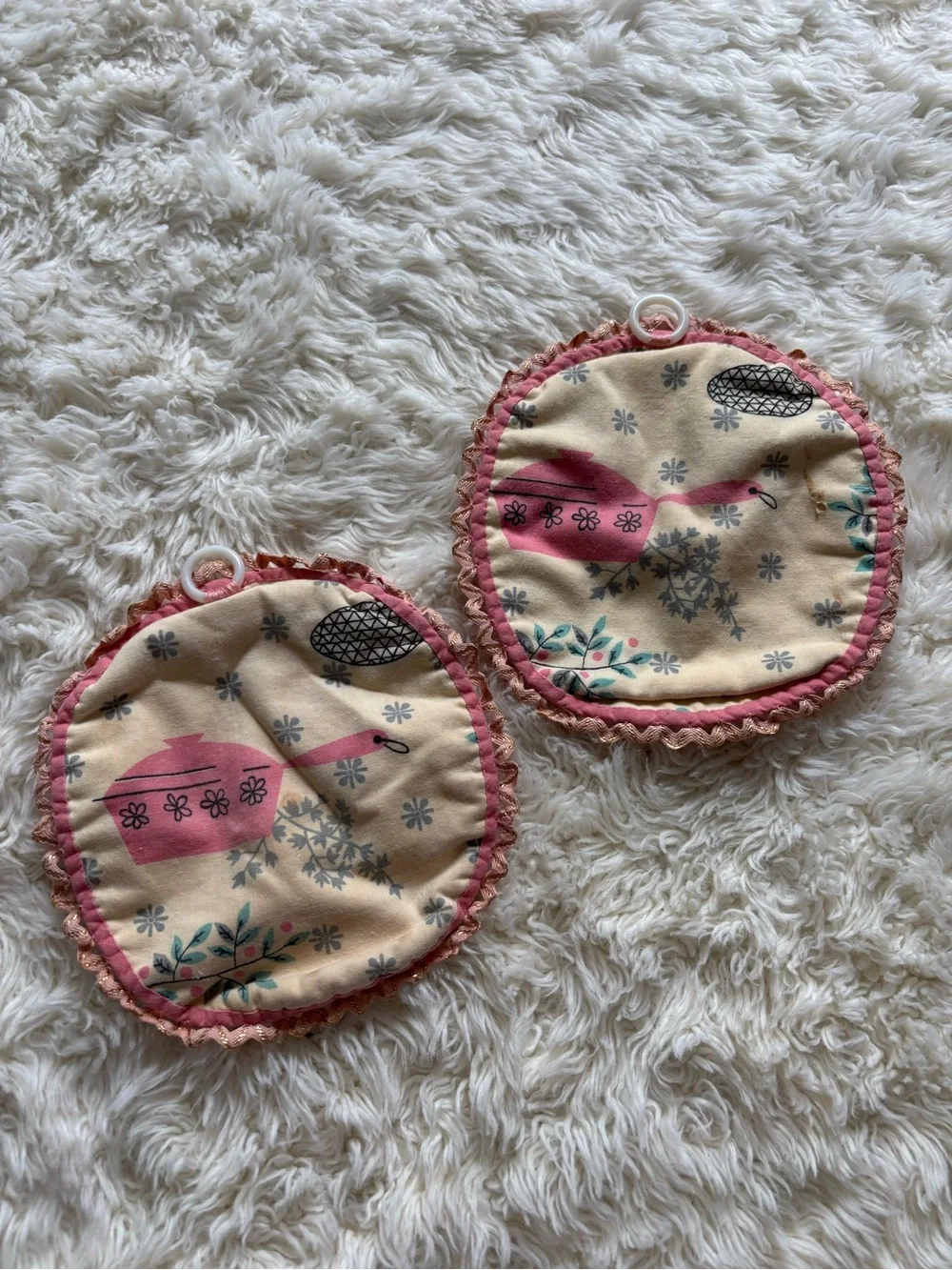 Vintage Pink & Cream Kitchen Potholders (Pair)